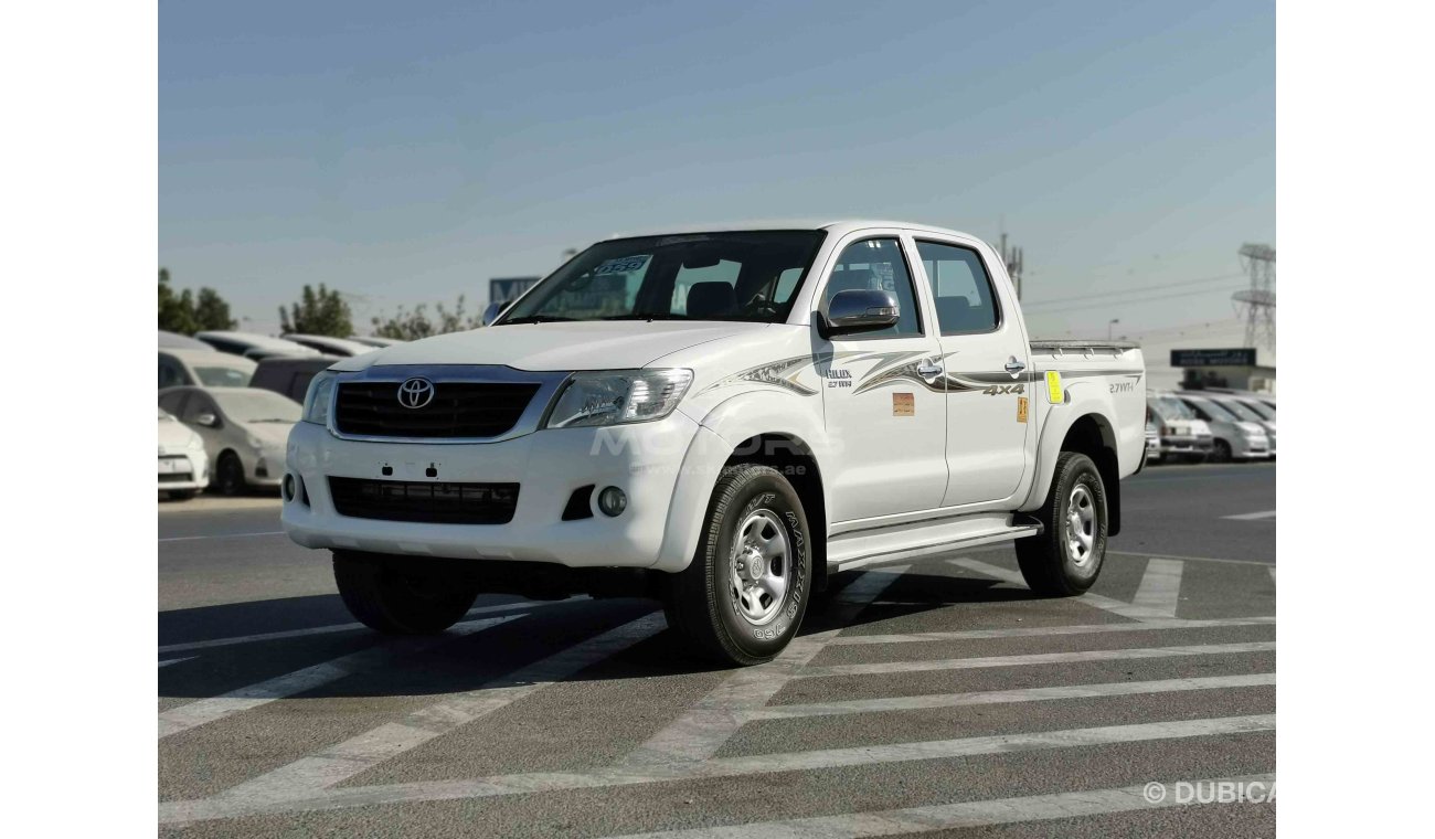 Toyota Hilux 2.7L PETROL, 15" TYRE, KEY START, XENON HEADLIGHTS (LOT # 8502)