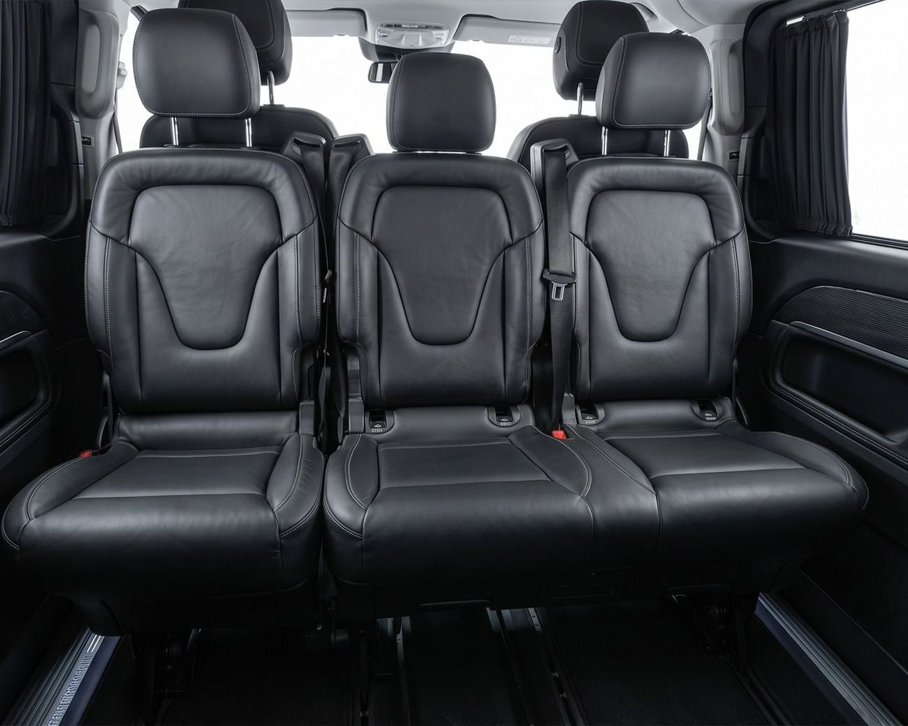 مرسيدس بنز V 250 AVANTGARDE LWB l GCC Specs l 2 Keys l AED 2,154 / Monthly