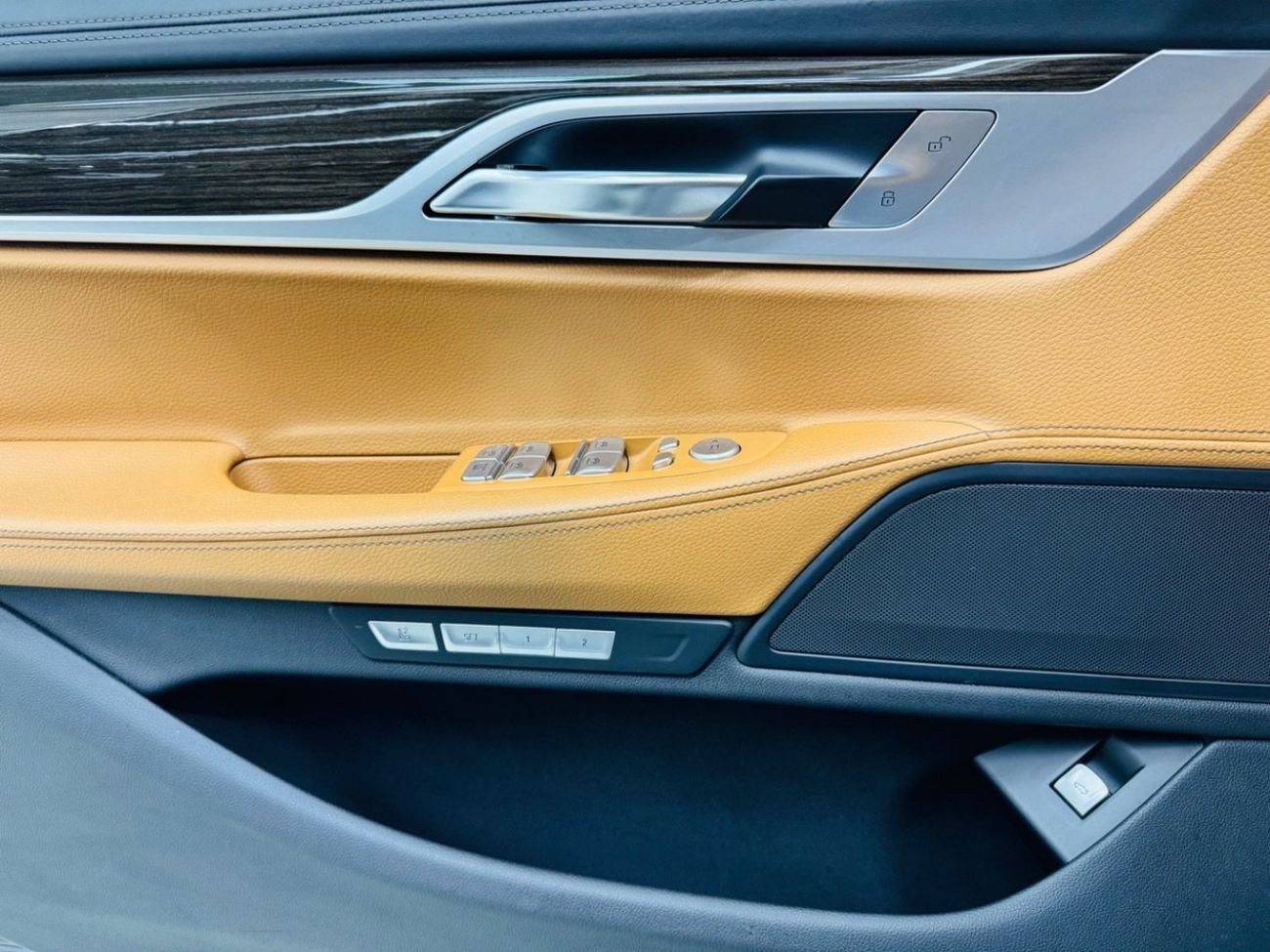 بي أم دبليو 730Li Exclusive 2.0L