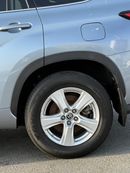 Toyota Highlander Hybrid leather seats,push start,blind spot