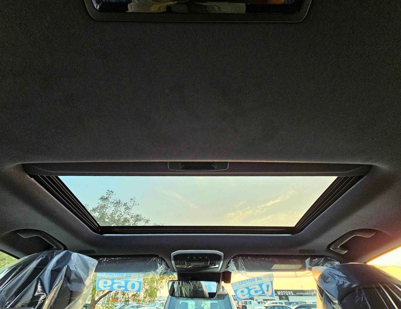 Toyota Land Cruiser VX HYBRID / 3.5L V6 PETROL /RADAR/BIG DVD/JBL SPKRS/COOL BOX/LETAHER WITH MEMORY SEATS (CODE#VXH25)