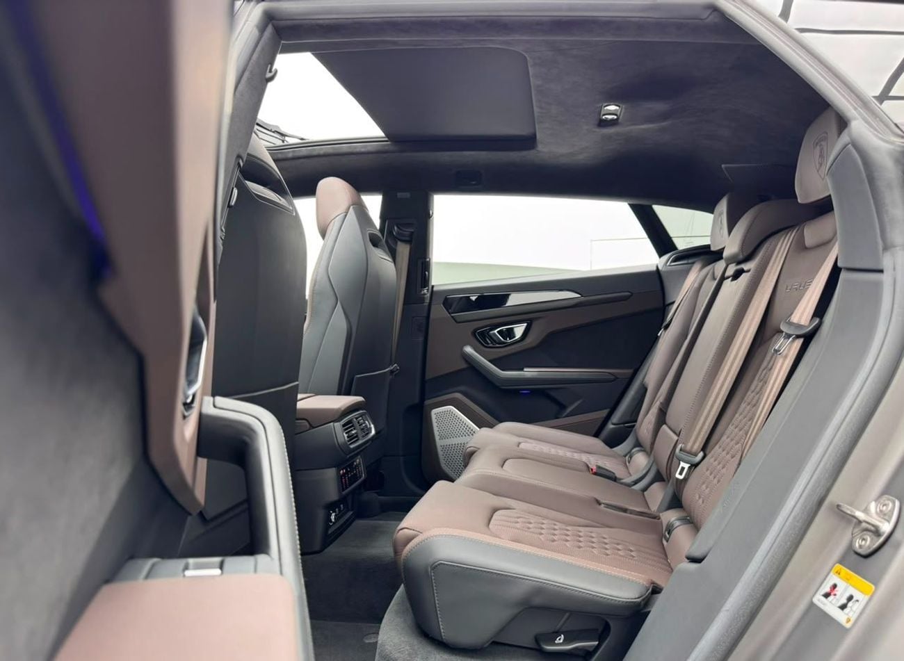 Lamborghini Urus S 2024 Lamborghini Urus S, Warranty, Very Low Km, Fully Loaded, Excellent Condition, European