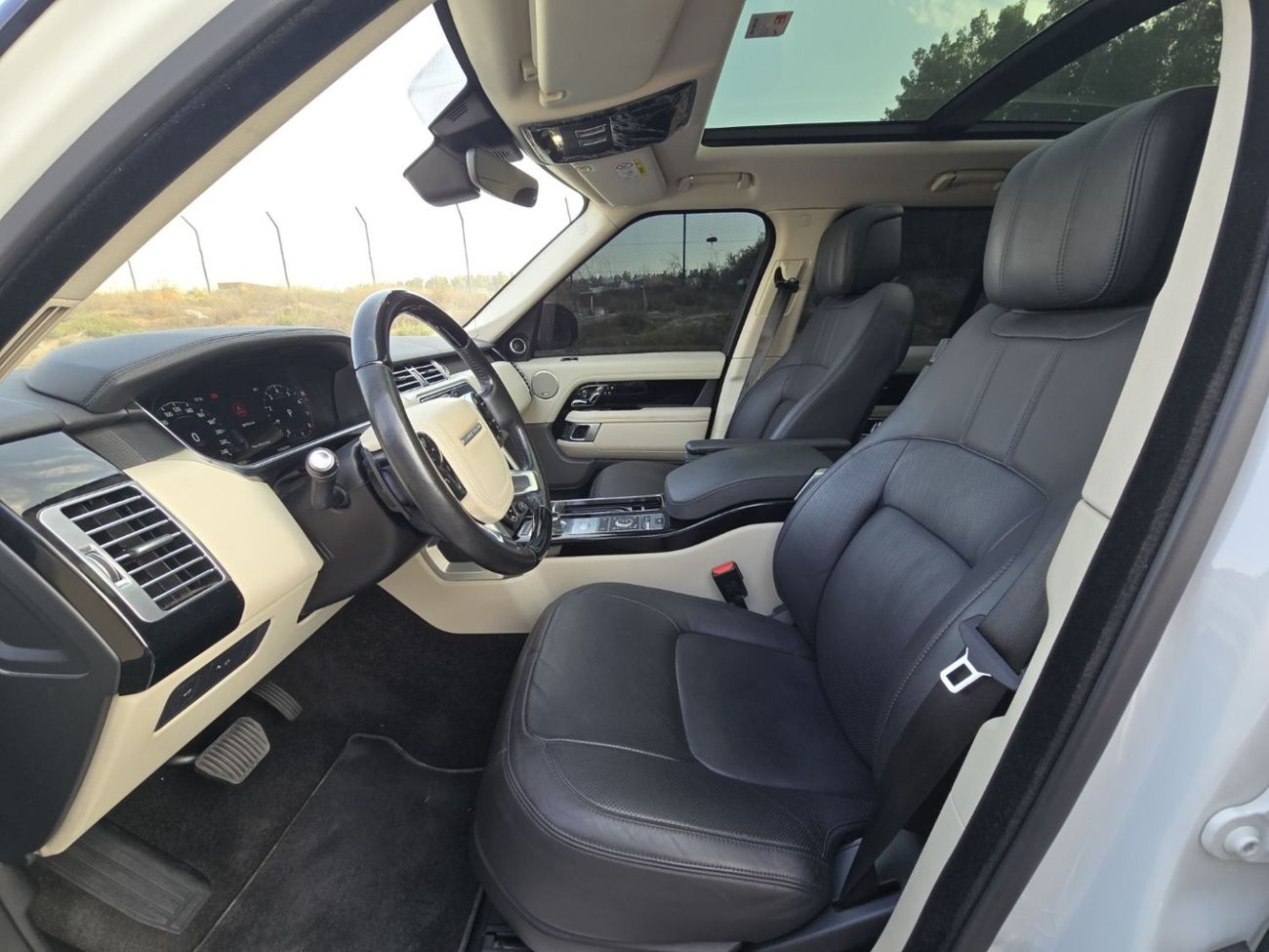 Land Rover Range Rover Supercharged 5.0L VOGUE SUPERCHARGED 2018 GCC ORGINAL PAINT // FULL OPITION // PERFECT CONDITION