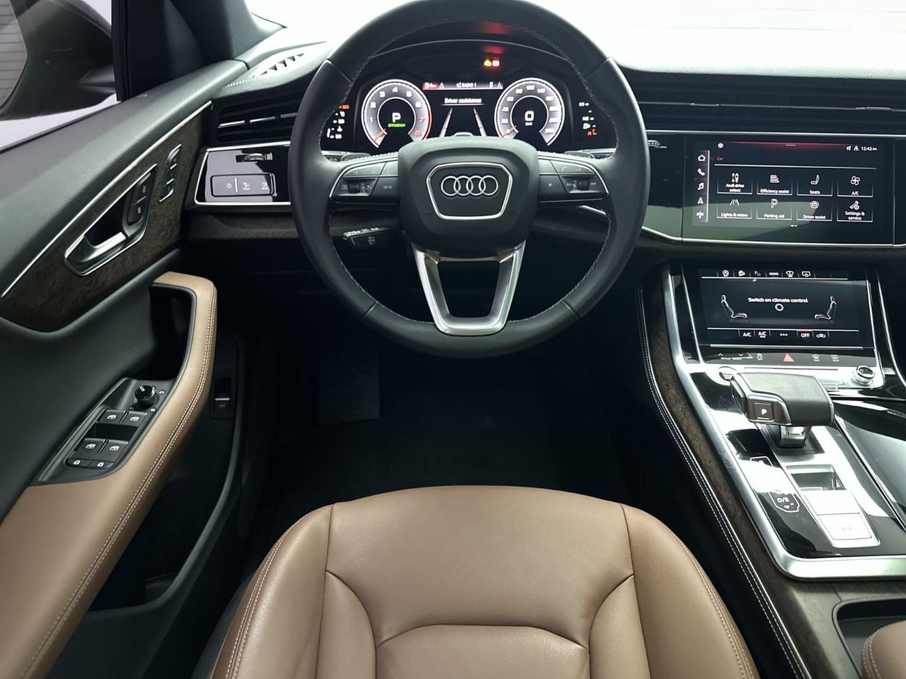 أودي Q8 55 TFSI quattro (340 HP) Q8 55 TFSI quat 340hp Progress (Ref# 20791)