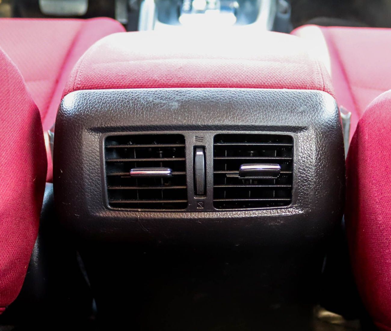 نيسان نافارا Std 2.5L 4WD A/T Nissan Navara 2019 2.5L 4WD GCC Accident-Free, In Excellent Condition, 1096 Monthly