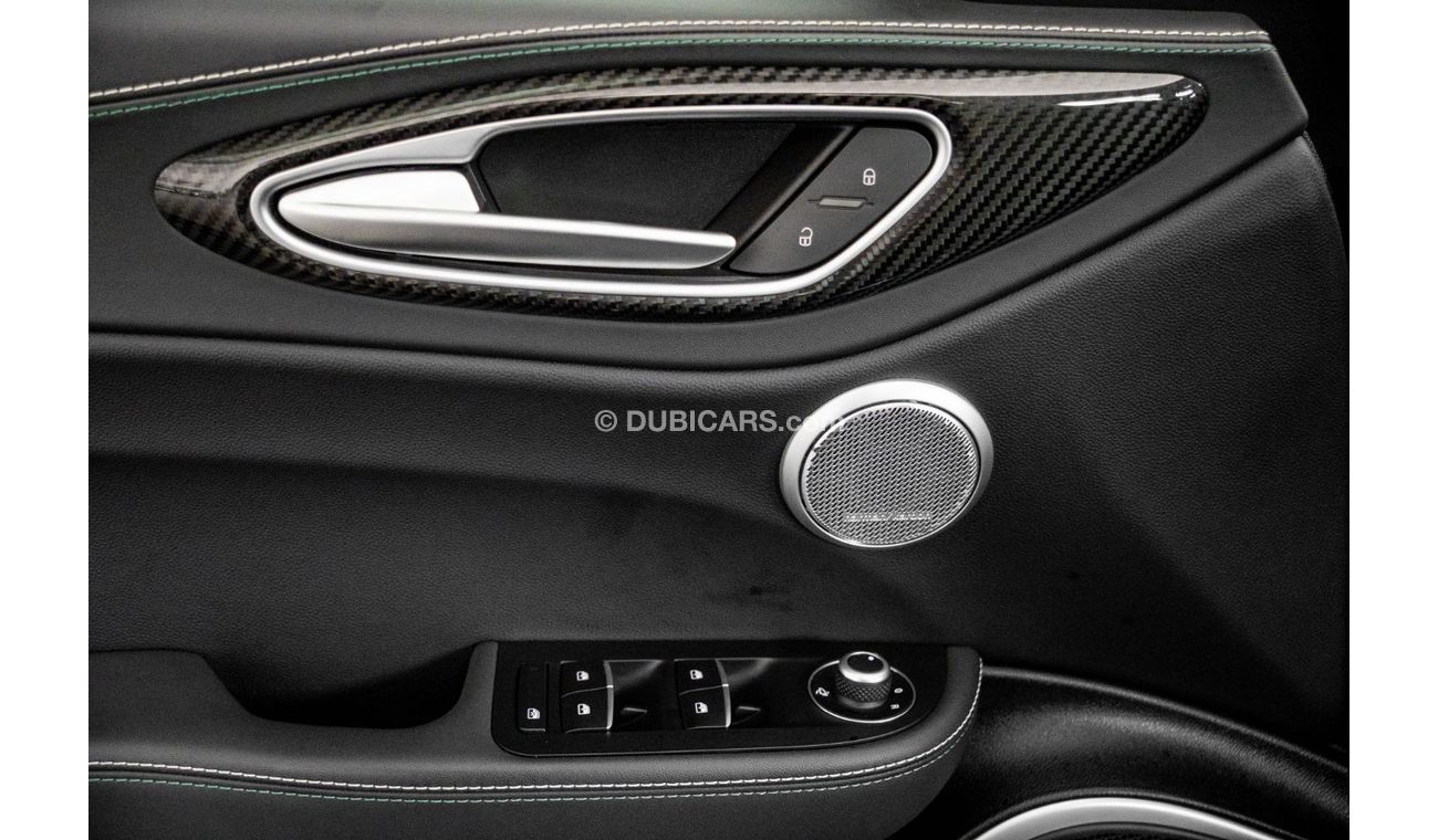 Alfa Romeo Giulia 2019 Alfa Romeo Giulia Quadrifoglio / 5 Year Alfa Romeo Warranty & Service Contract