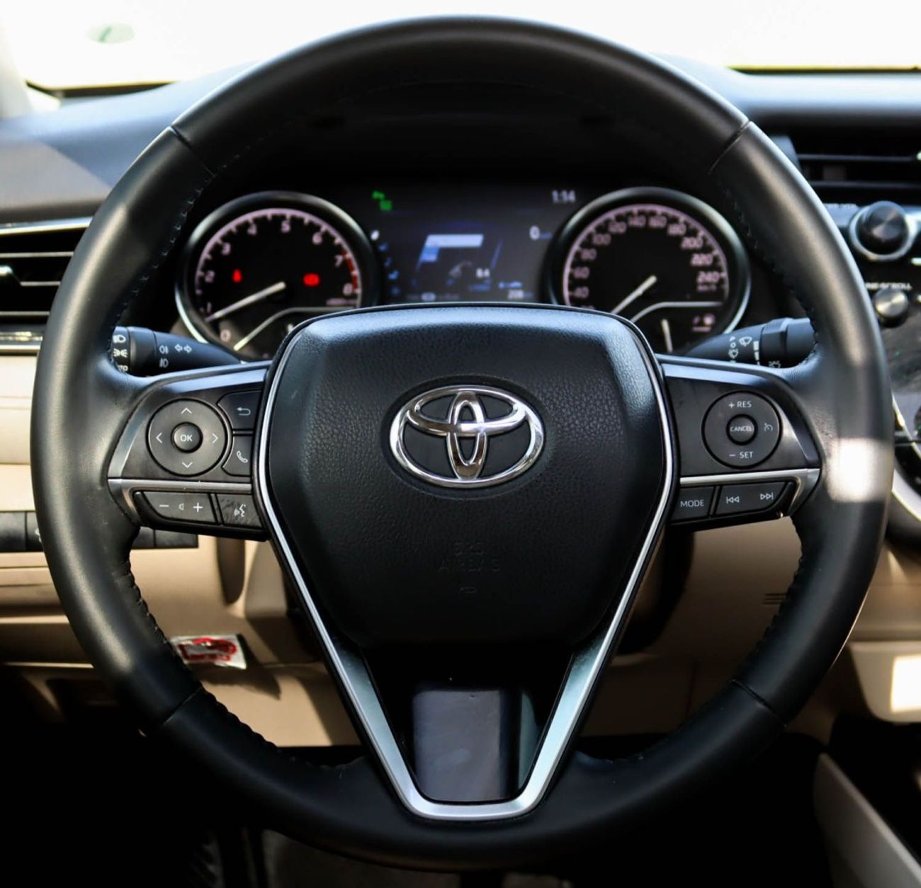 تويوتا كامري SE+ 2.5L Toyota Camry 2019 GCC full option v6 original paint without accidents in excellent conditio