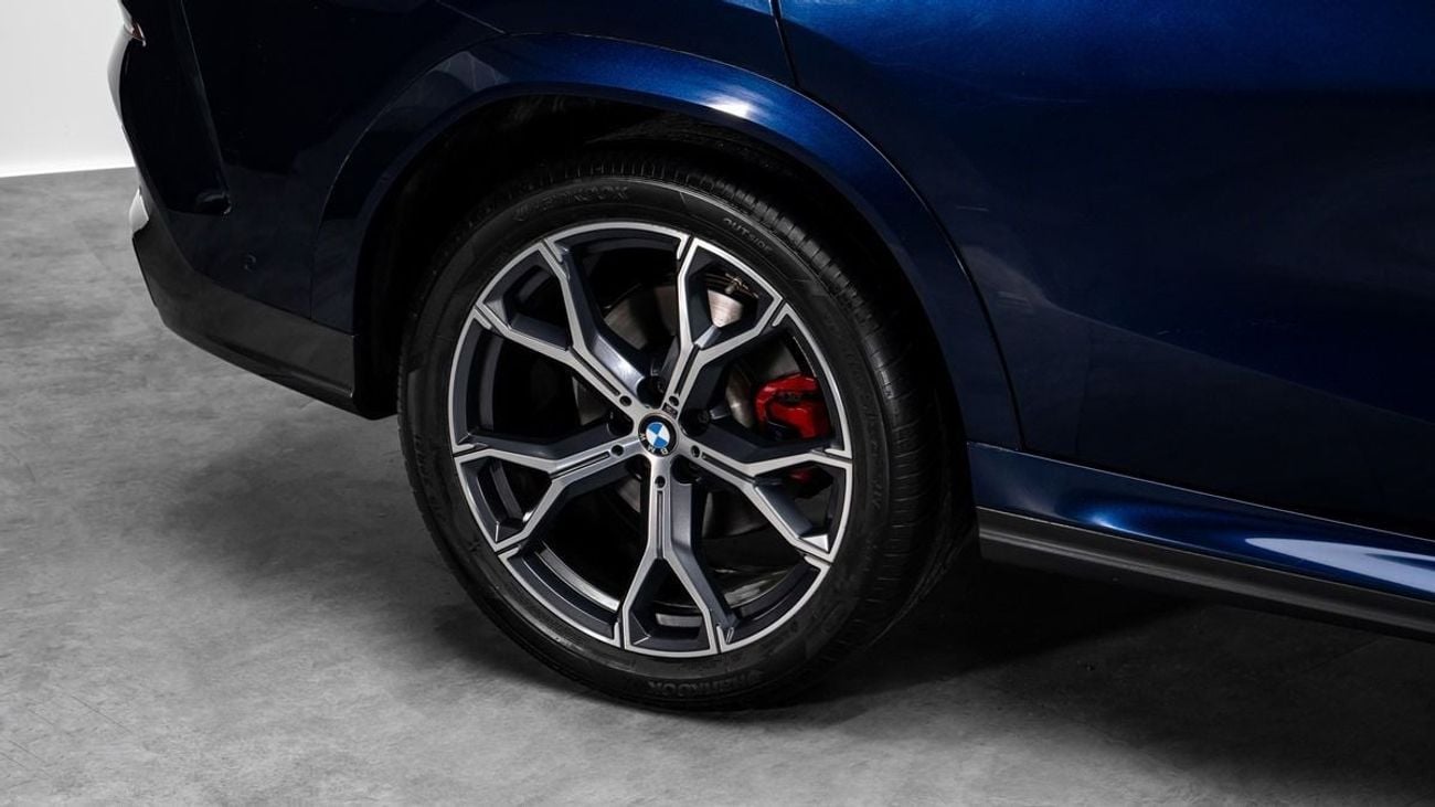 BMW X6 XDrive40i - 2023 - GCC Specs - Under Warranty and Service Contract