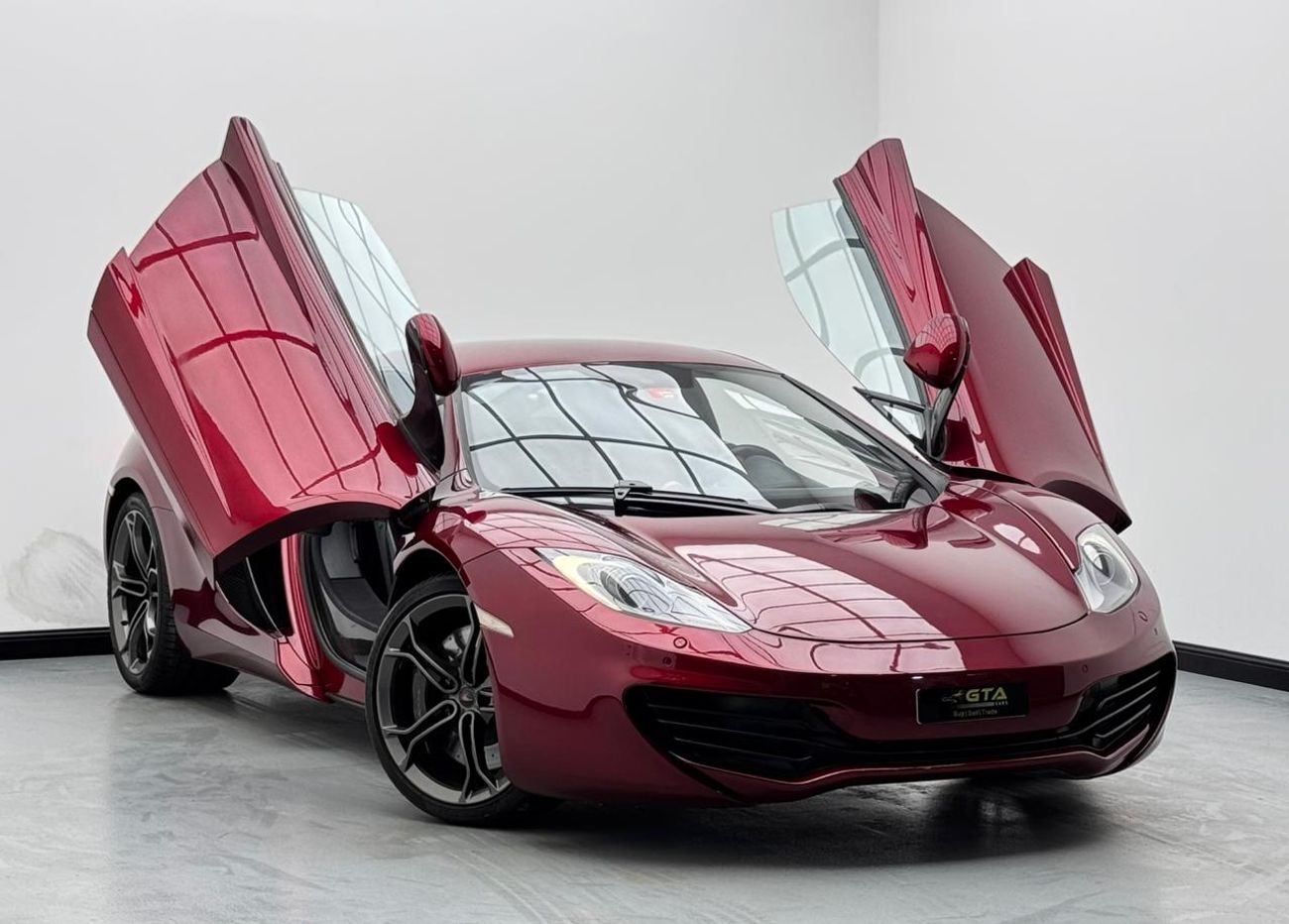 McLaren MP4 12C 2012 McLaren MP4-12C, McLaren Service History, Excellent Condition, GCC