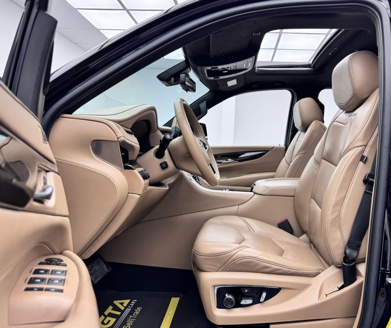 كاديلاك إسكالاد 2020 Cadillac Escalade Platinum, Warranty, Full Cadillac Service History, 8 Seater, Fully Loaded GCC