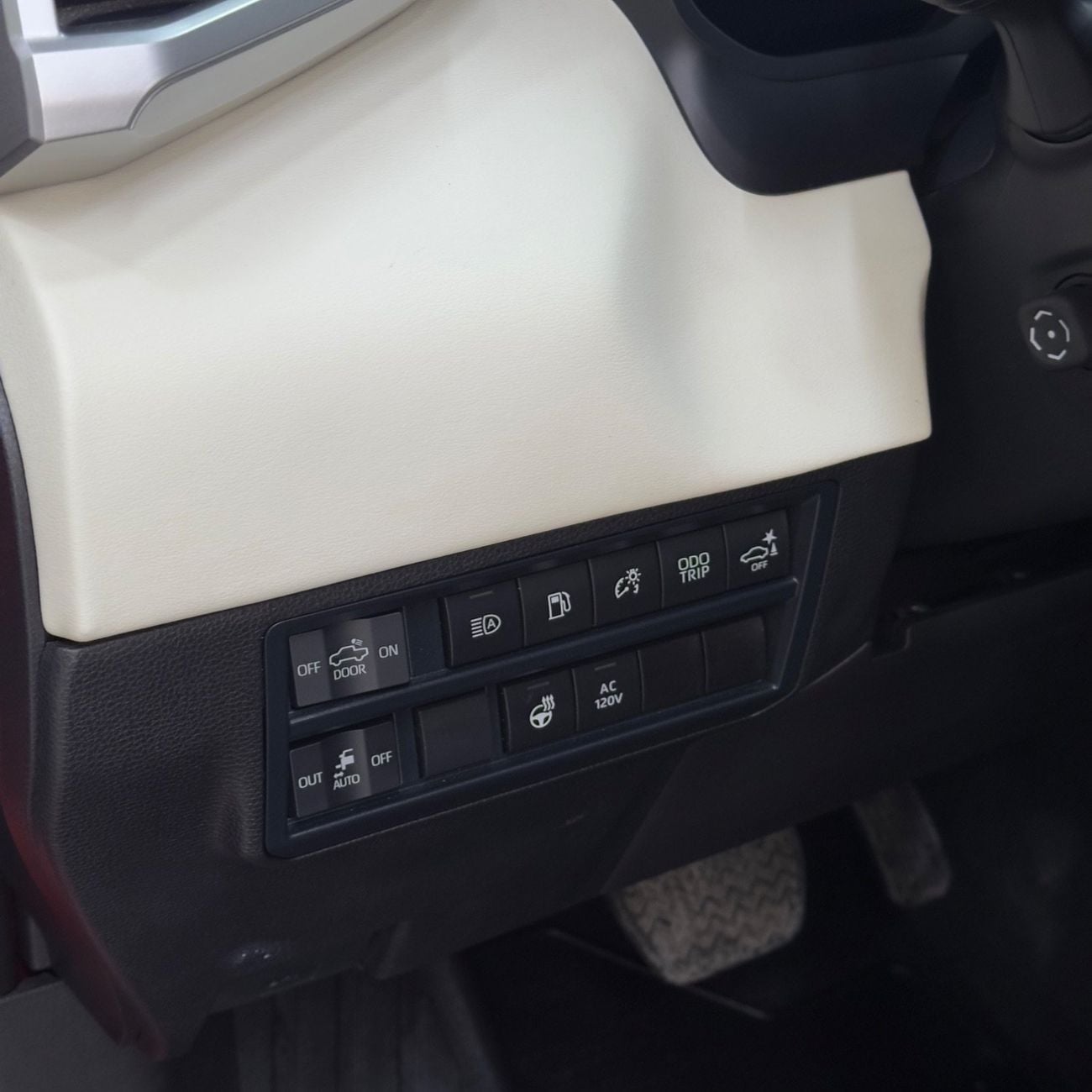 Toyota Tundra CREWMAX CAPSTONE (NON GCC)