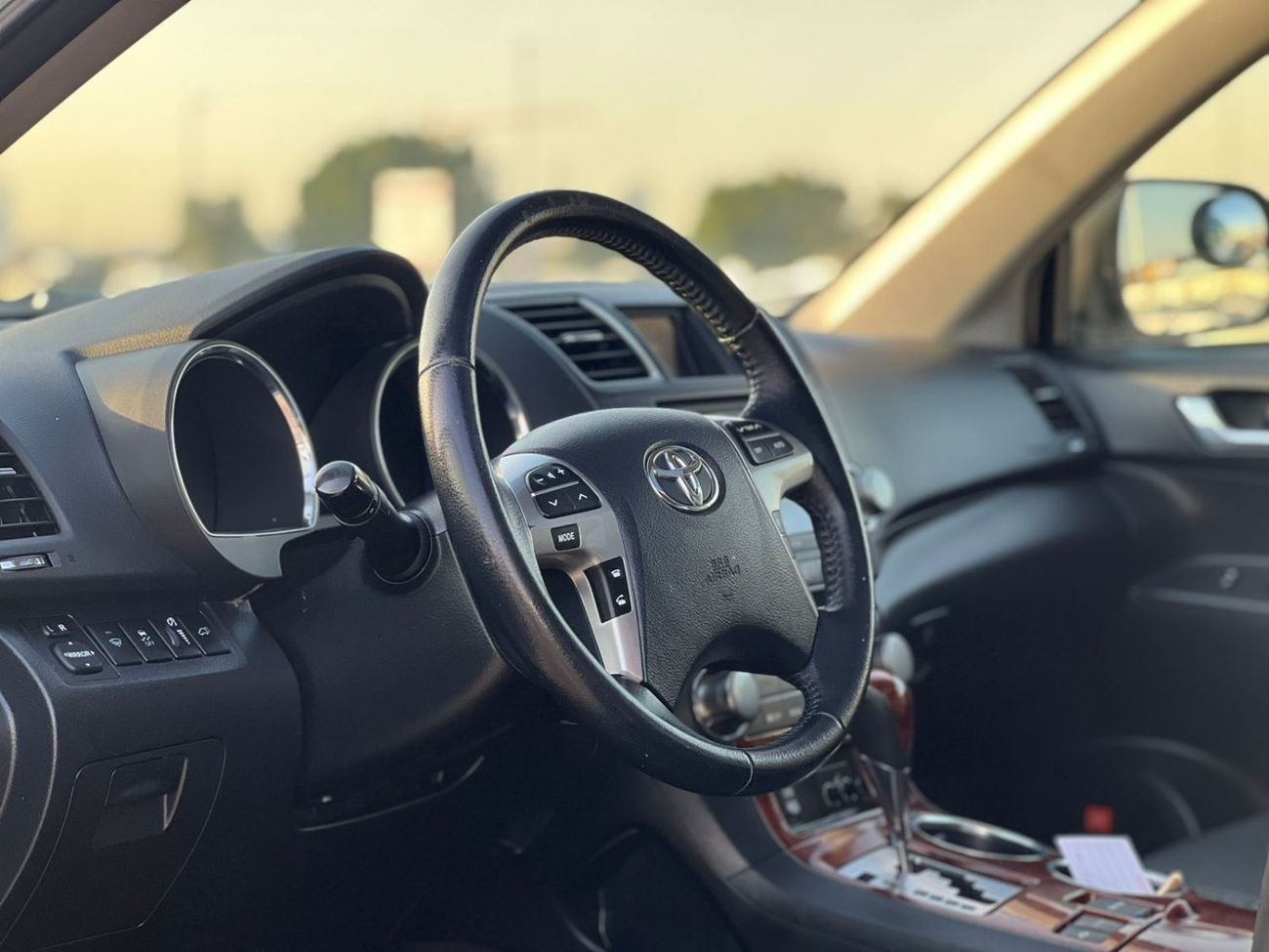 Toyota Highlander 2013 Toyota Highlander Hybrid Limited 3.5L V6 - Rear Camera Leather Seat  - Sunroof