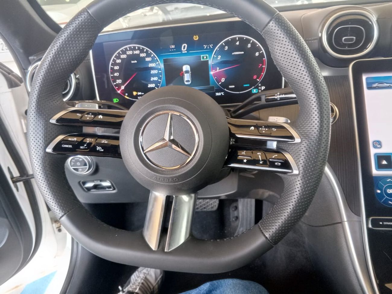 مرسيدس بنز C 200 L Sport Sedan Long Edition