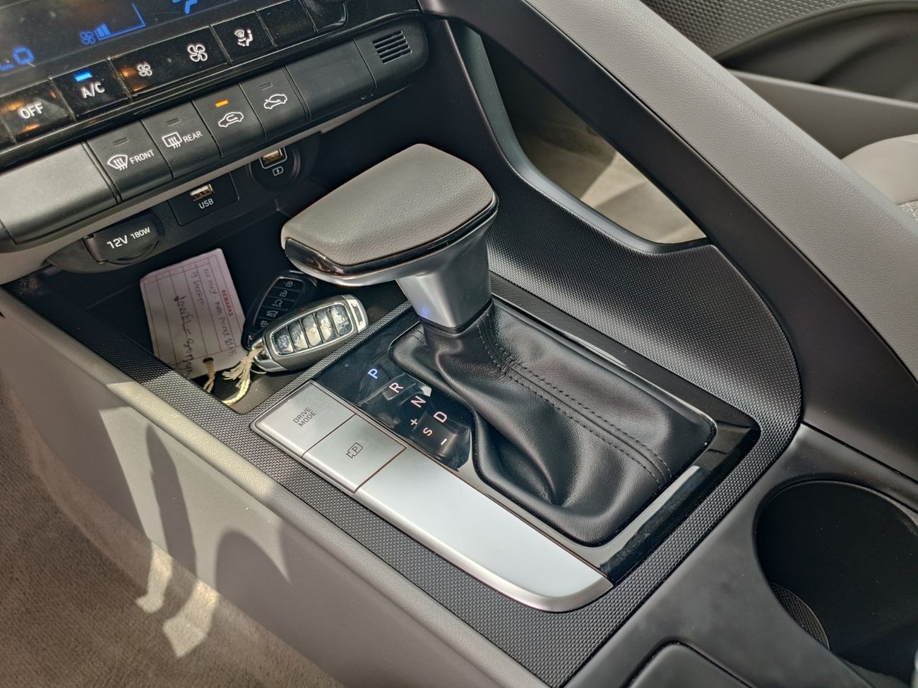 هيونداي إلانترا SEL / RADAR / LEATHER SEATS WITH LOW MILEAGE (LOT # 73198)