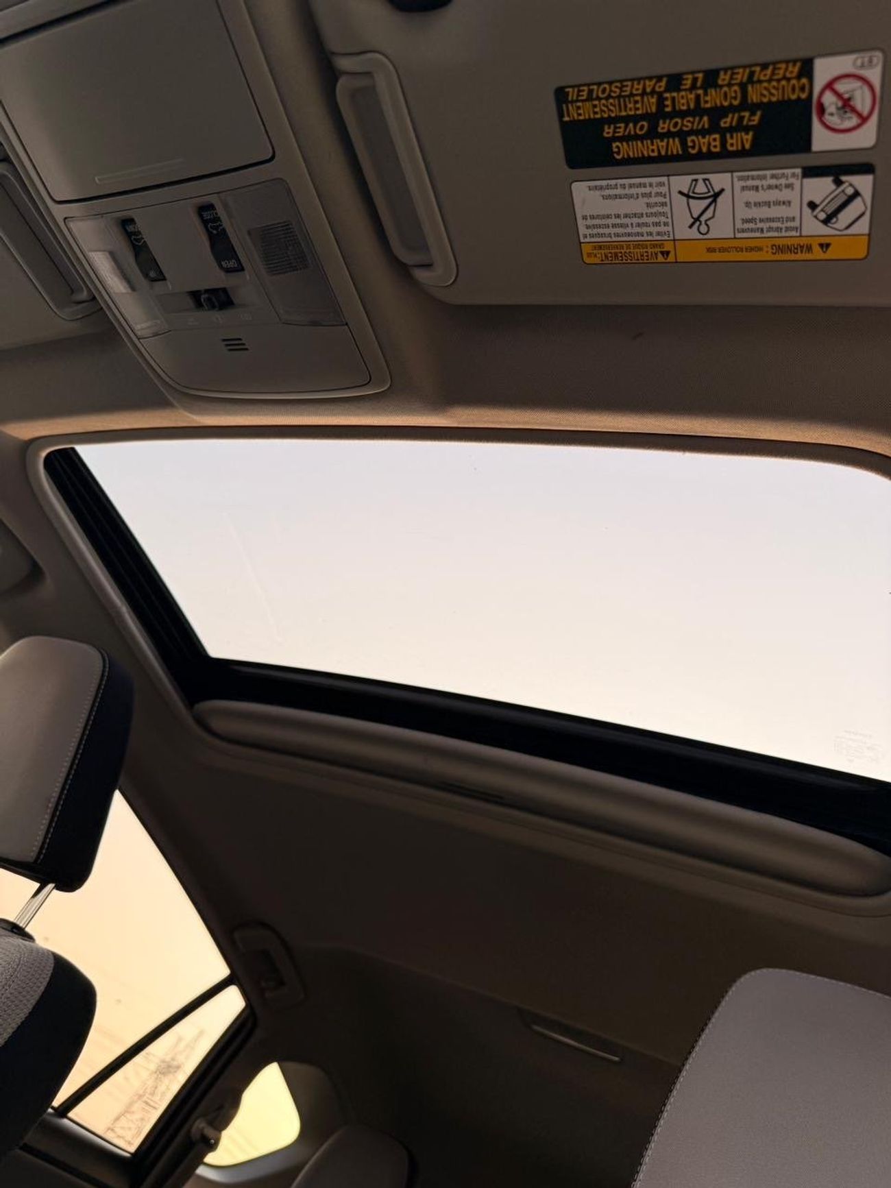 Toyota RAV4 Hybrid XLE 2.5L full option