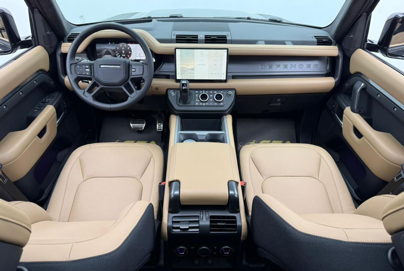 لاند روفر ديفندر 2025 Land Rover Defender 110 P525, 2030 Warranty + Service Pack, Delivery Kms, Fully Loaded, GCC
