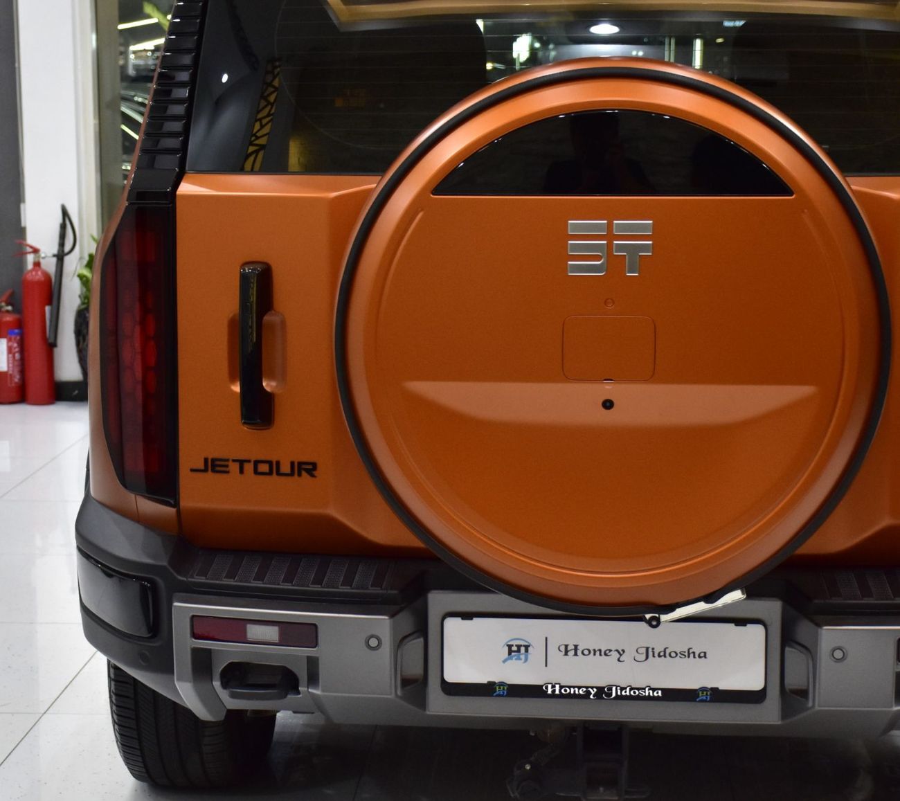 جيتور G700 FLAGSHIP EXCELLENT DEAL for our Jetour G700 Flagship / Ivory ( 2026 Model ) in Orange Color Color GCC Specs