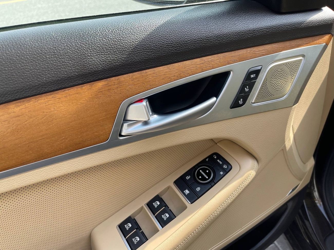 جينيسس G80 V6 3.8L / PANORAMIC SUNROOF / 360 CAMERA / RADAR / COOLING AND HEATING SEATS