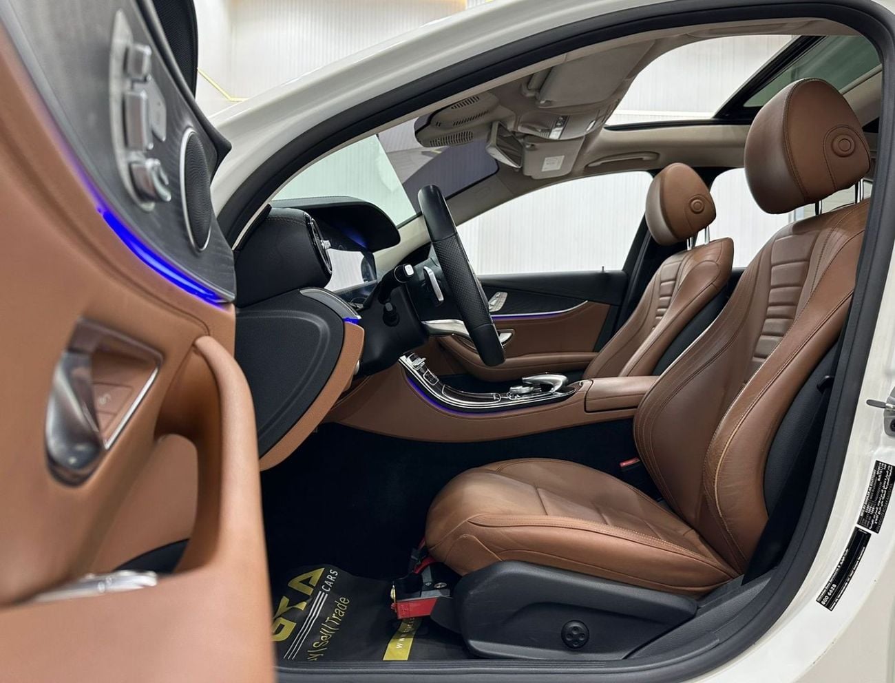 مرسيدس بنز E300 2019 Mercedes Benz E300 AMG, July 2024 Mercedes Warranty, Full Options, GCC