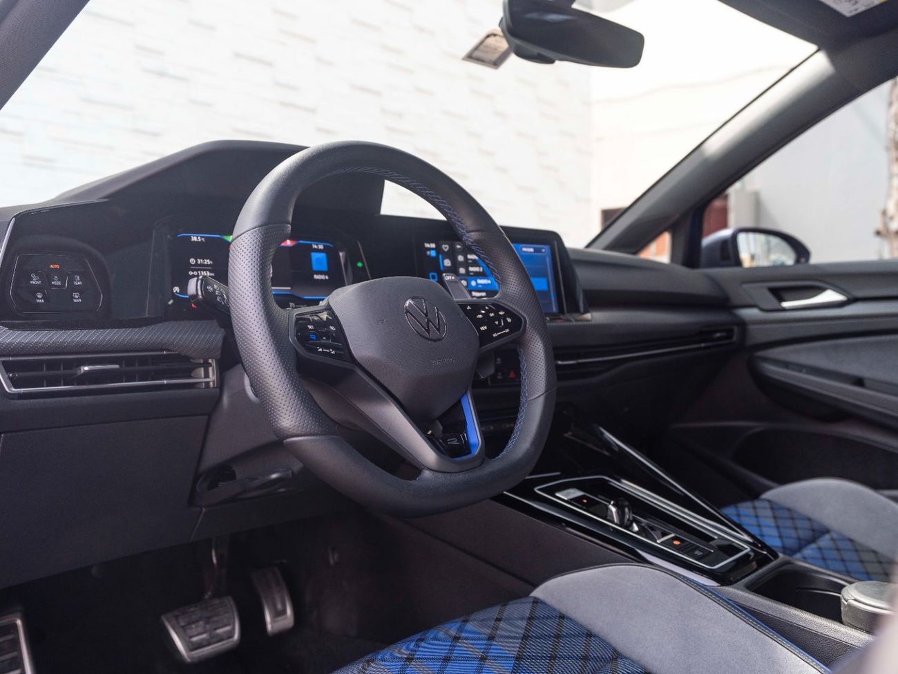 Volkswagen Golf R Base 2.0T