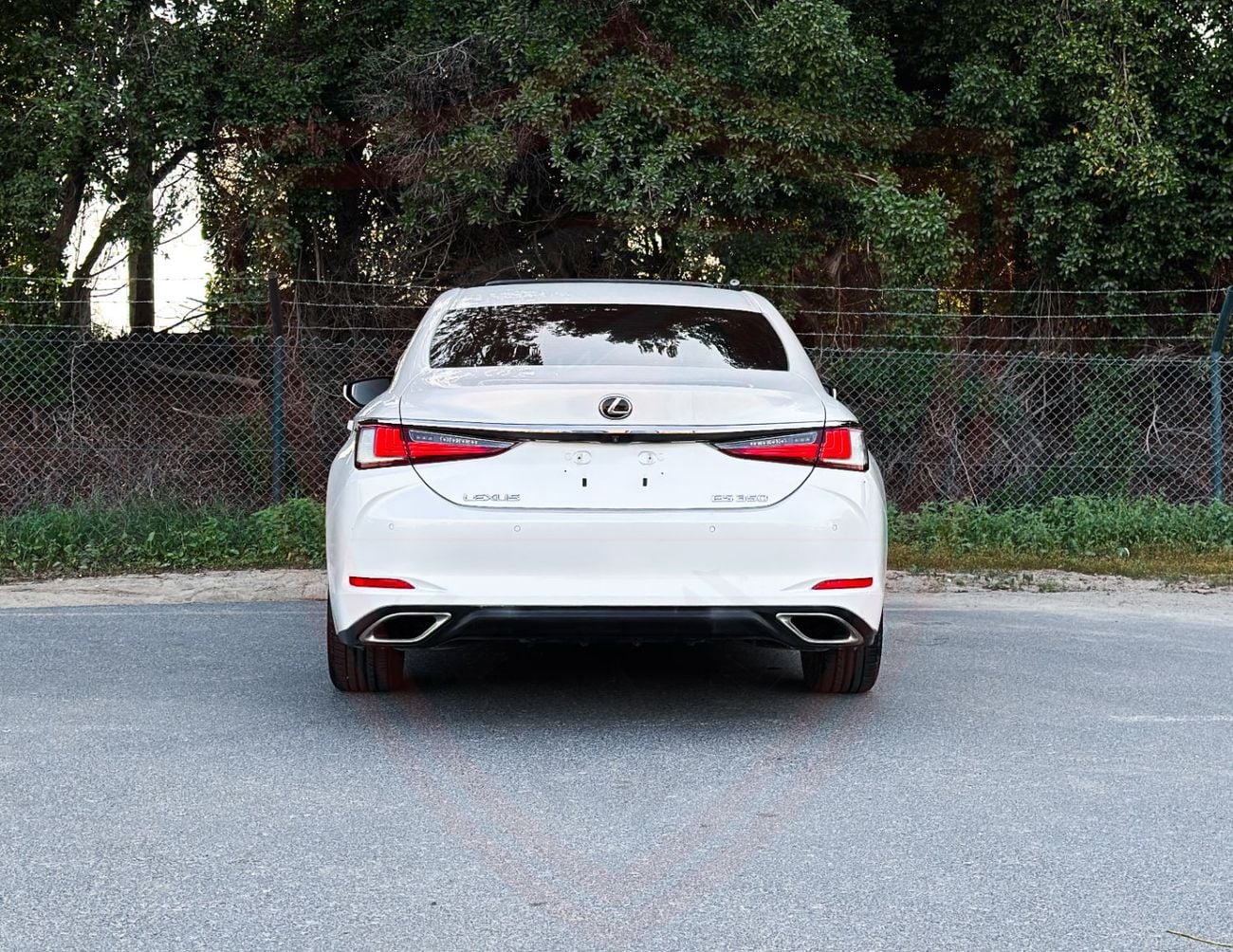 Lexus ES350 Premier 3.5L FWD Lexus ES350 | 3.5 L | 2019 | GCC | Full Option | Accident-Free |  In Excellent Cond