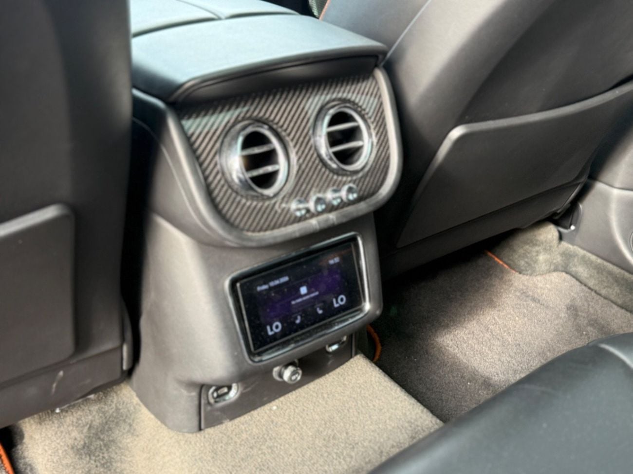 بنتلي بينتايجا LP-640 S Black Edition 4.0T
