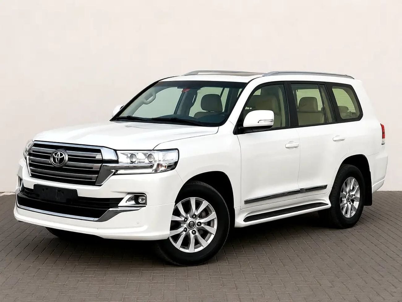 Toyota Land Cruiser GXR 3,360 P.M | | LANDCRUISER | GXR | 4.0L V6 | | GCC | ORIGINAL PAINT