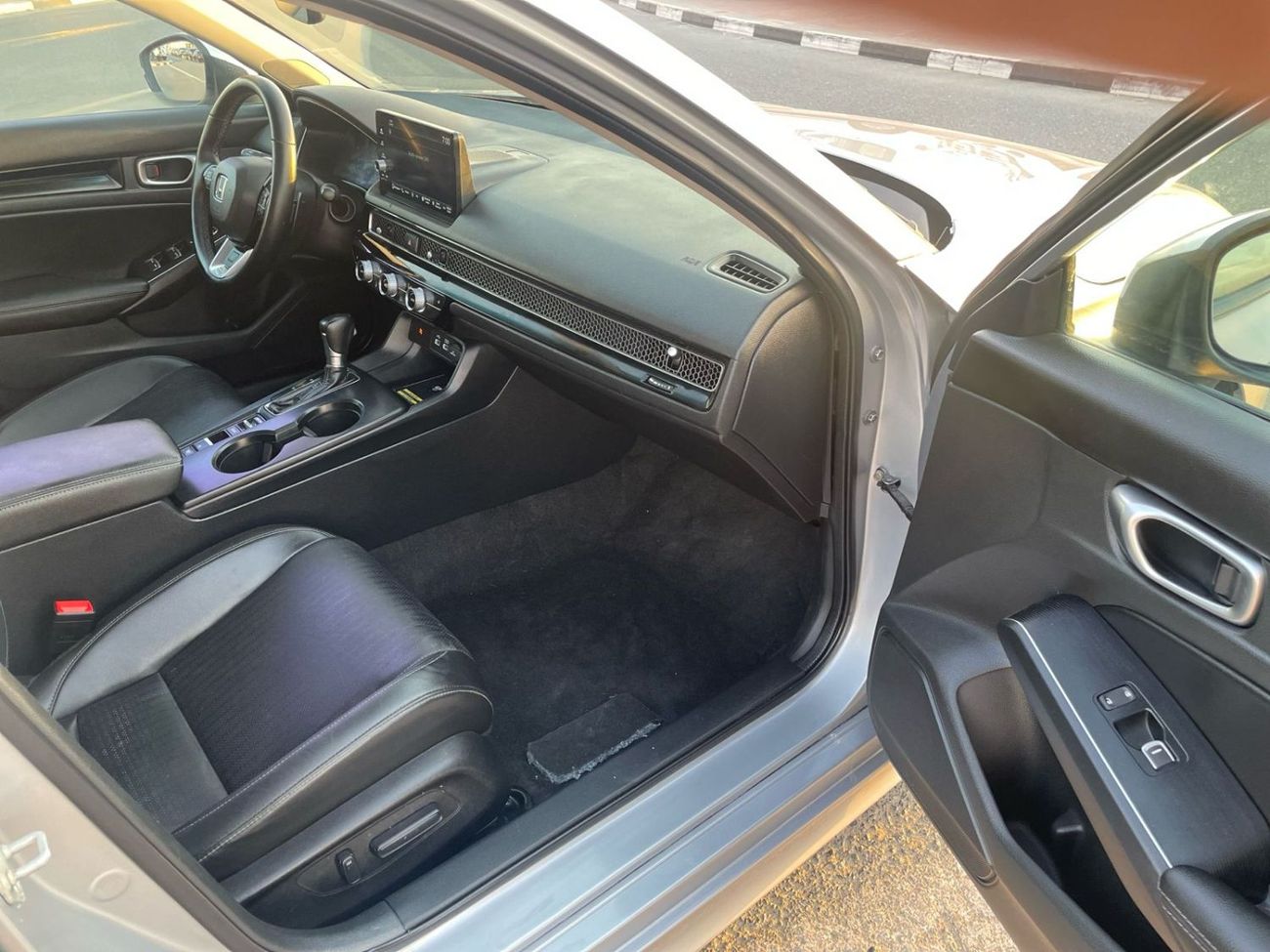 هوندا سيفيك 2023 Honda Civic Touring 1.5 V4 - Full Option - Canadian Specs -