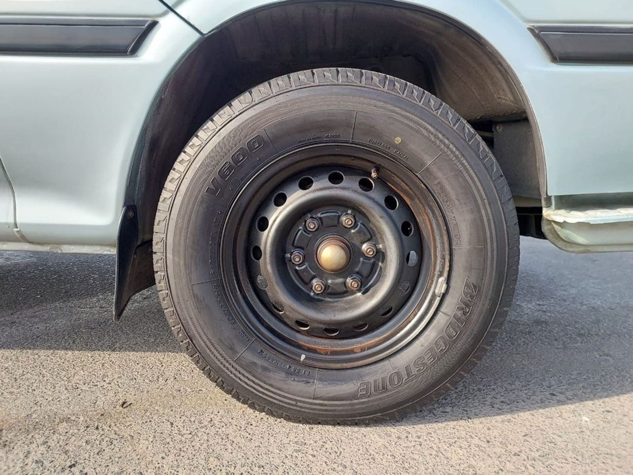 Toyota Hiace TOYOTA HIACE VAN RHD 2002 MODEL 2.4 L PETROL MANUAL(PM01410)