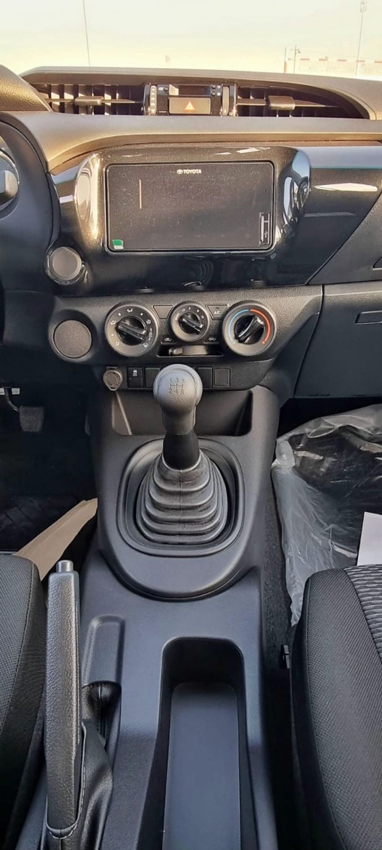 تويوتا هيلوكس TOYOTA HILUX 2.4L DIESEL M/T 4X2 MY 2026