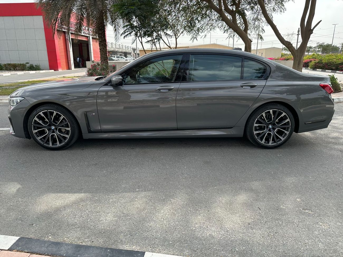 BMW 730Li M Sport 2.0L