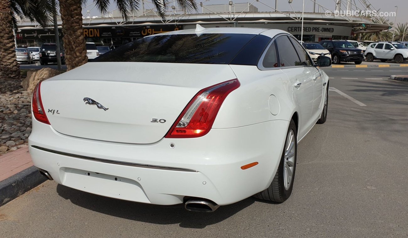 جاغوار XJ L 2015 FULL SERVICE HISTORY FROM AL TAYER