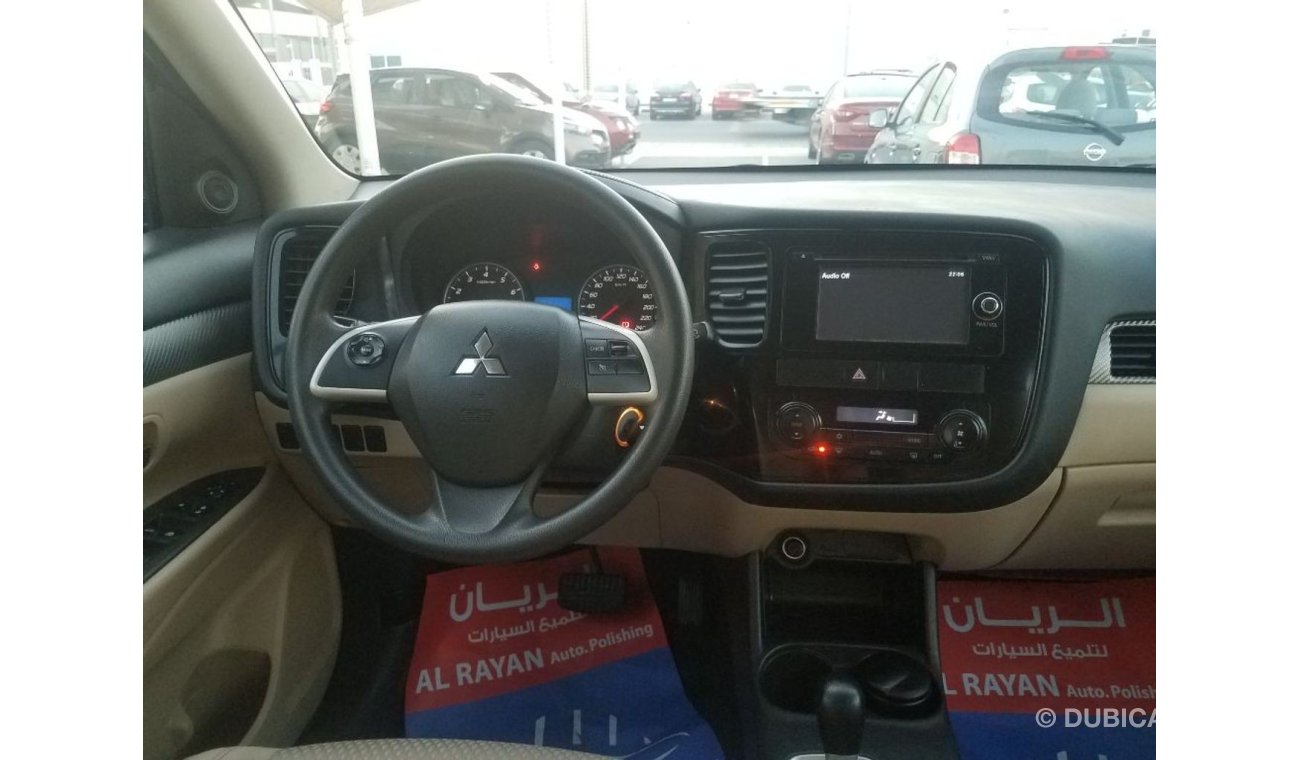 Mitsubishi Outlander 2016 GCC no accident very clean from the inside and outside It has a screen And