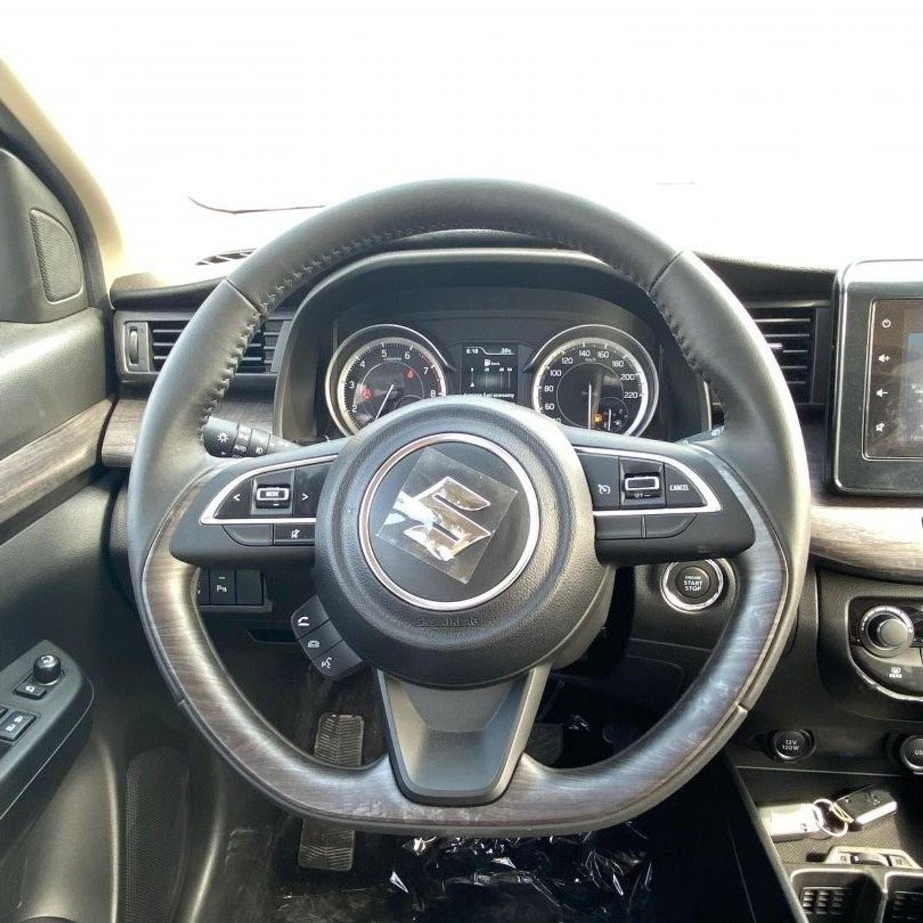 سوزوكي ايرتيغا Suzuki Ertiga GLX,1.5L Petrol, DVD +Camera, Available  Different Colors