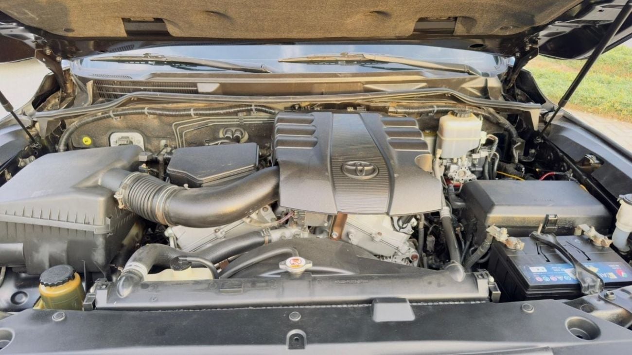 تويوتا لاند كروزر -