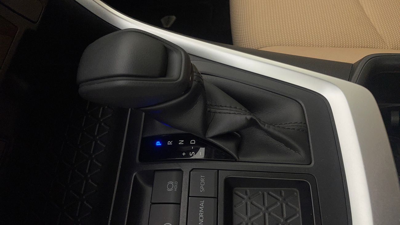 تويوتا راف ٤ EX 2.5 | بدون دفعة مقدمة | اختبار القيادة في المنزل