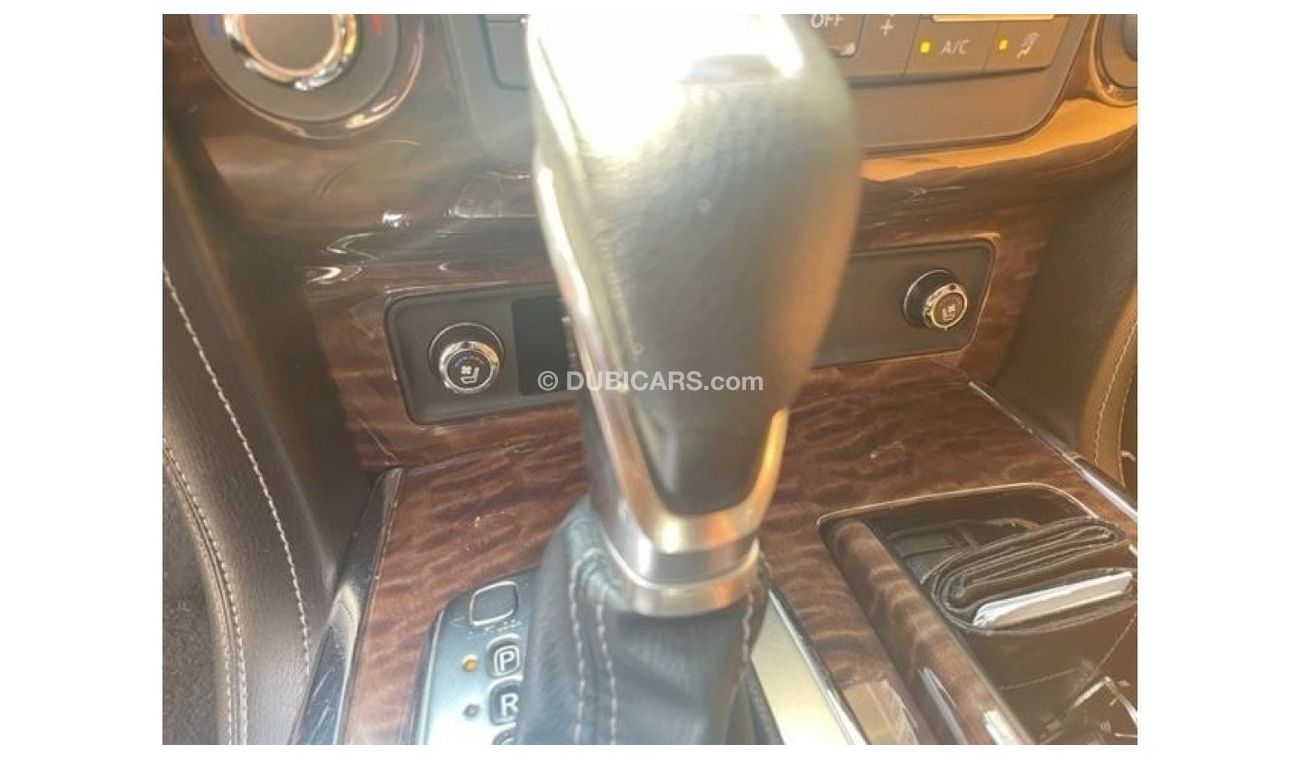 Nissan Patrol LE Platinum NISSAN PATROL PLATINUM LE 400HP 2015 GCC PLATINUM SINGLE OWNER IN MINT CONDITION