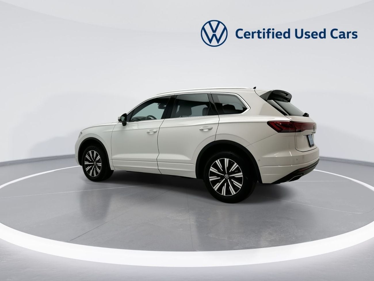 Volkswagen Touareg 3.0T TL (340 HP) Touareg Elegance (Ref#02784) - 51,100 AED SAVINGS from New Car