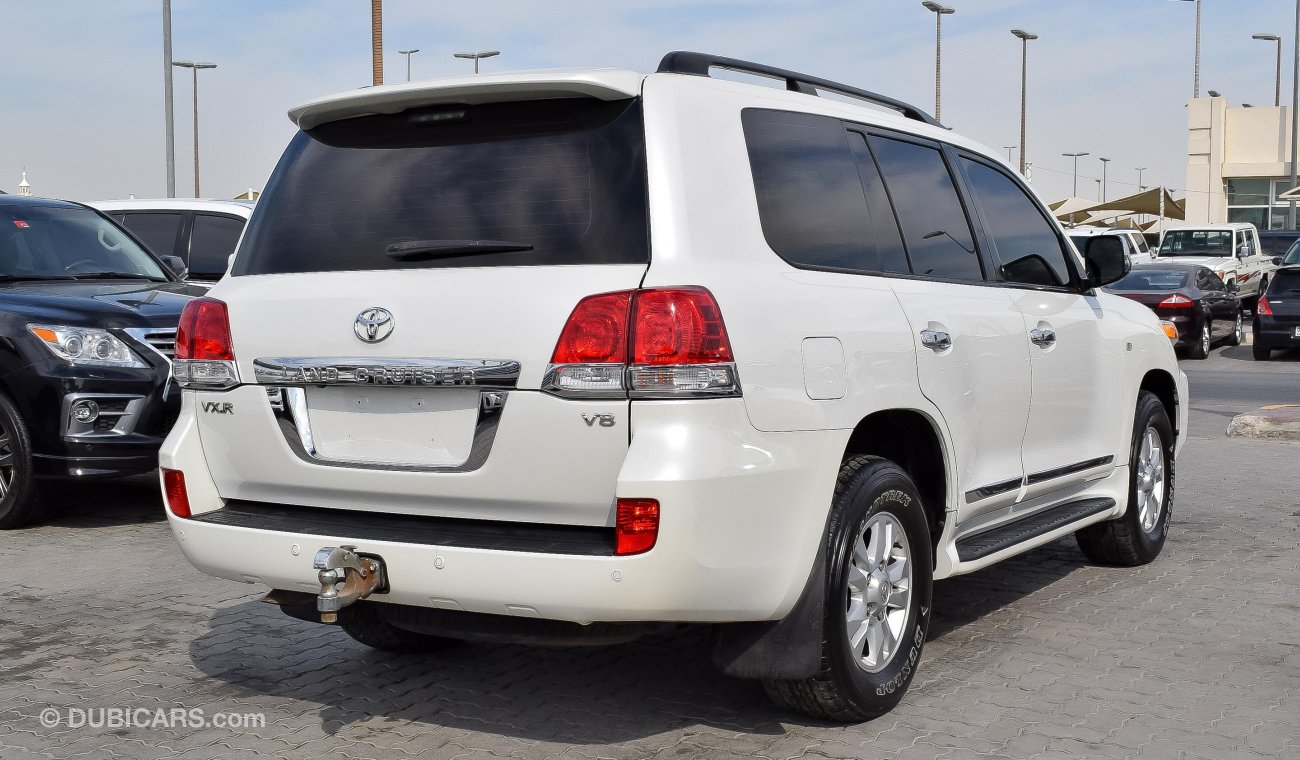 Toyota Land Cruiser VXR V8