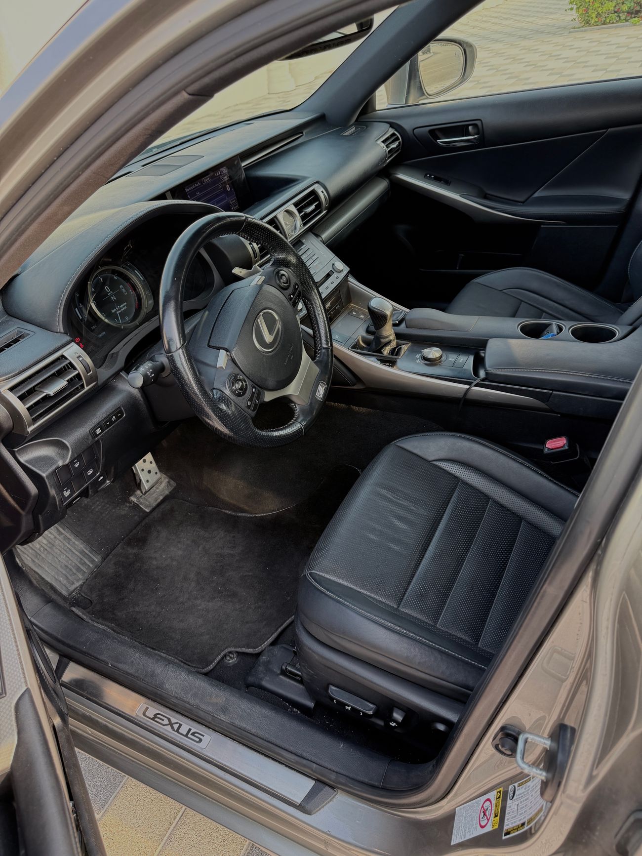 Lexus IS350 f-sport  3.5l awd