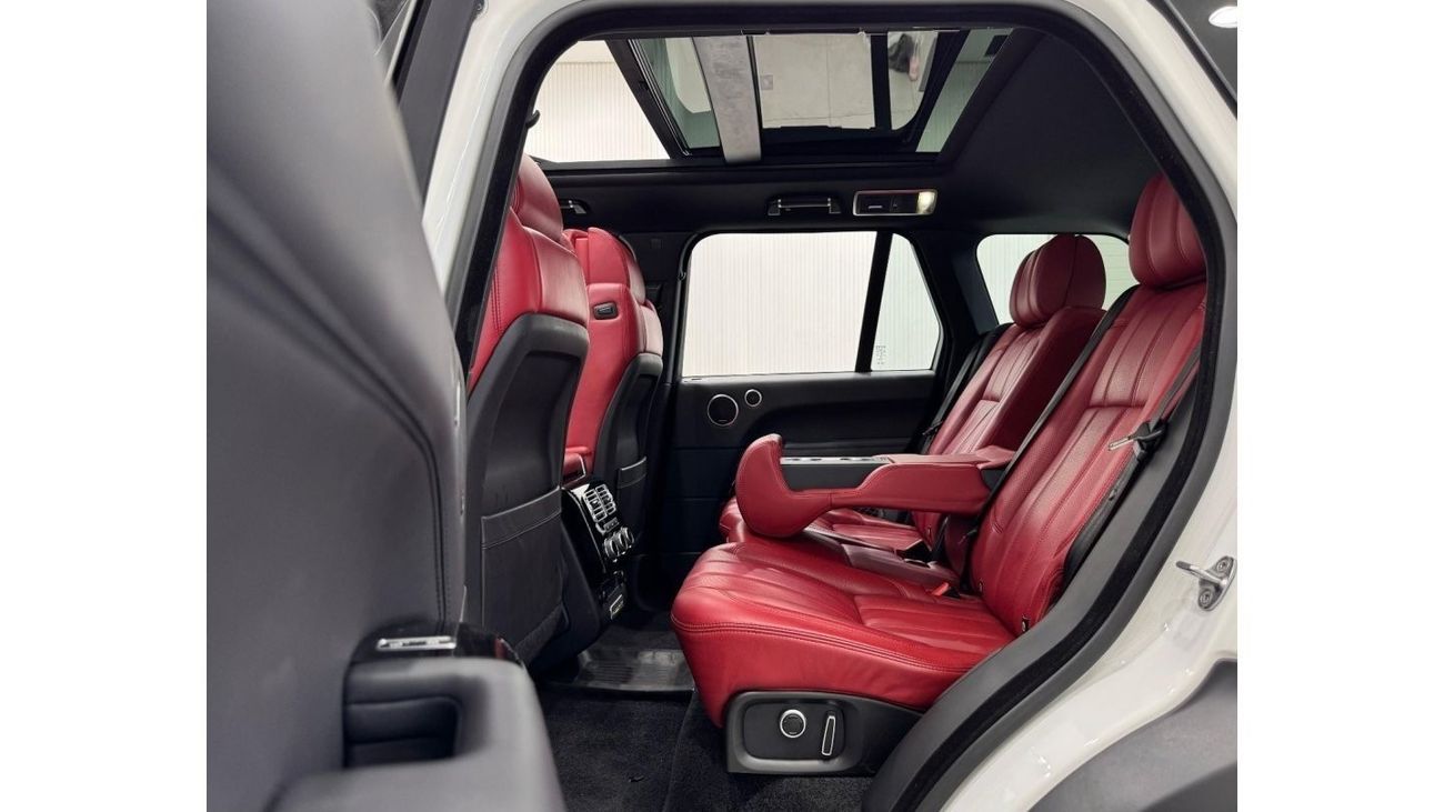 Land Rover Range Rover 2016 Range Rover Vogue SE Supercharged, 2025 Warranty, 2027 GTA Service Pack, Fully Loaded, GCC