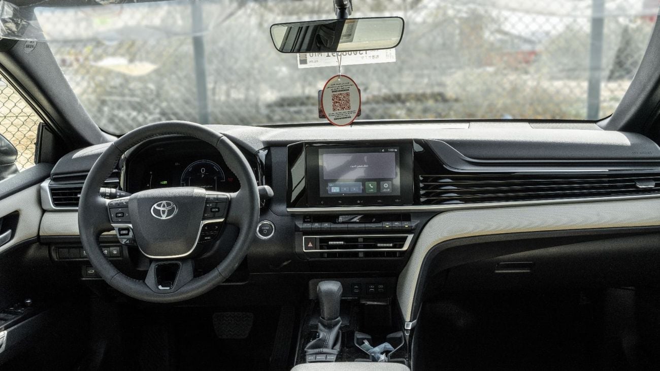 تويوتا كامري LE HEV 2026 Toyota Camry E-plus 2.5L AT Hybrid (Black-Beige)