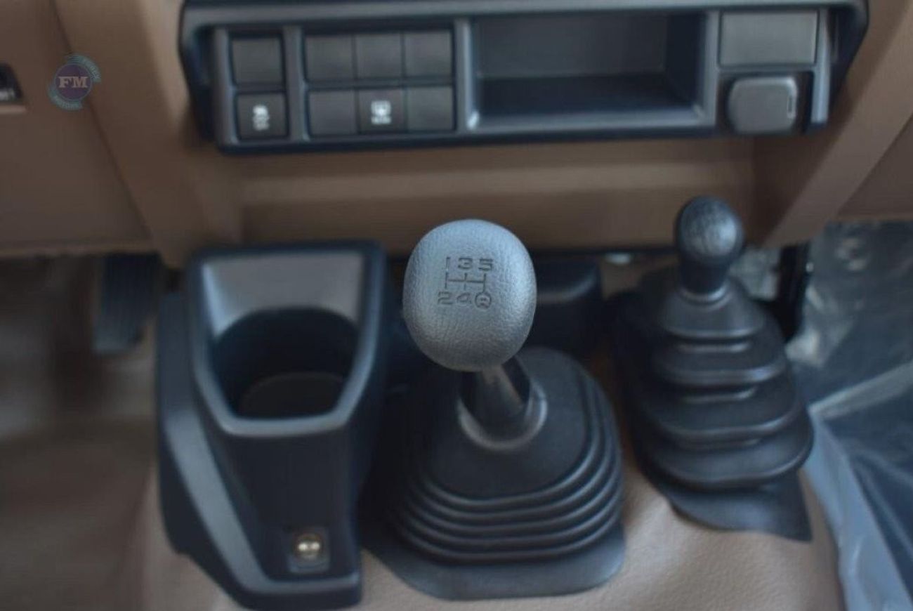 تويوتا لاند كروزر 70 71 4.0L Petrol