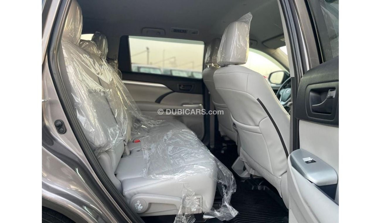 Toyota Highlander 2019 Toyota Highlander LE AWD 4X4 V6 3.5L MidOption+