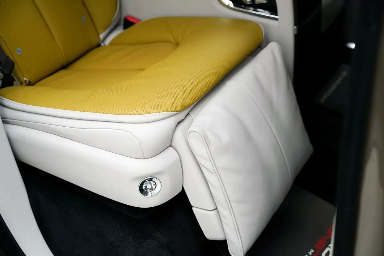 Rolls-Royce Cullinan WITH WARRANTY AND SERVICE CONTRACT