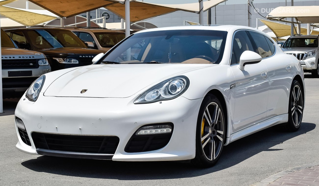 Porsche Panamera 4S