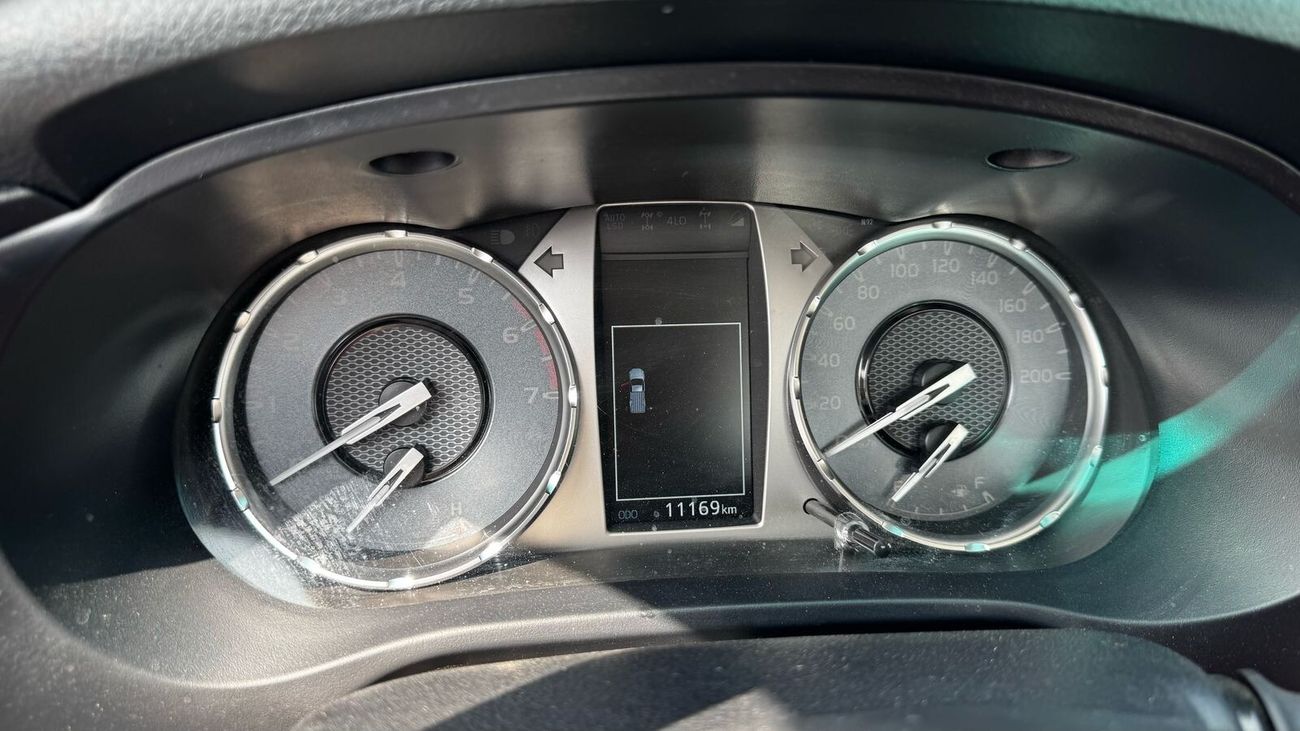 تويوتا هيلوكس GLX 2.7L Single Cab 2024