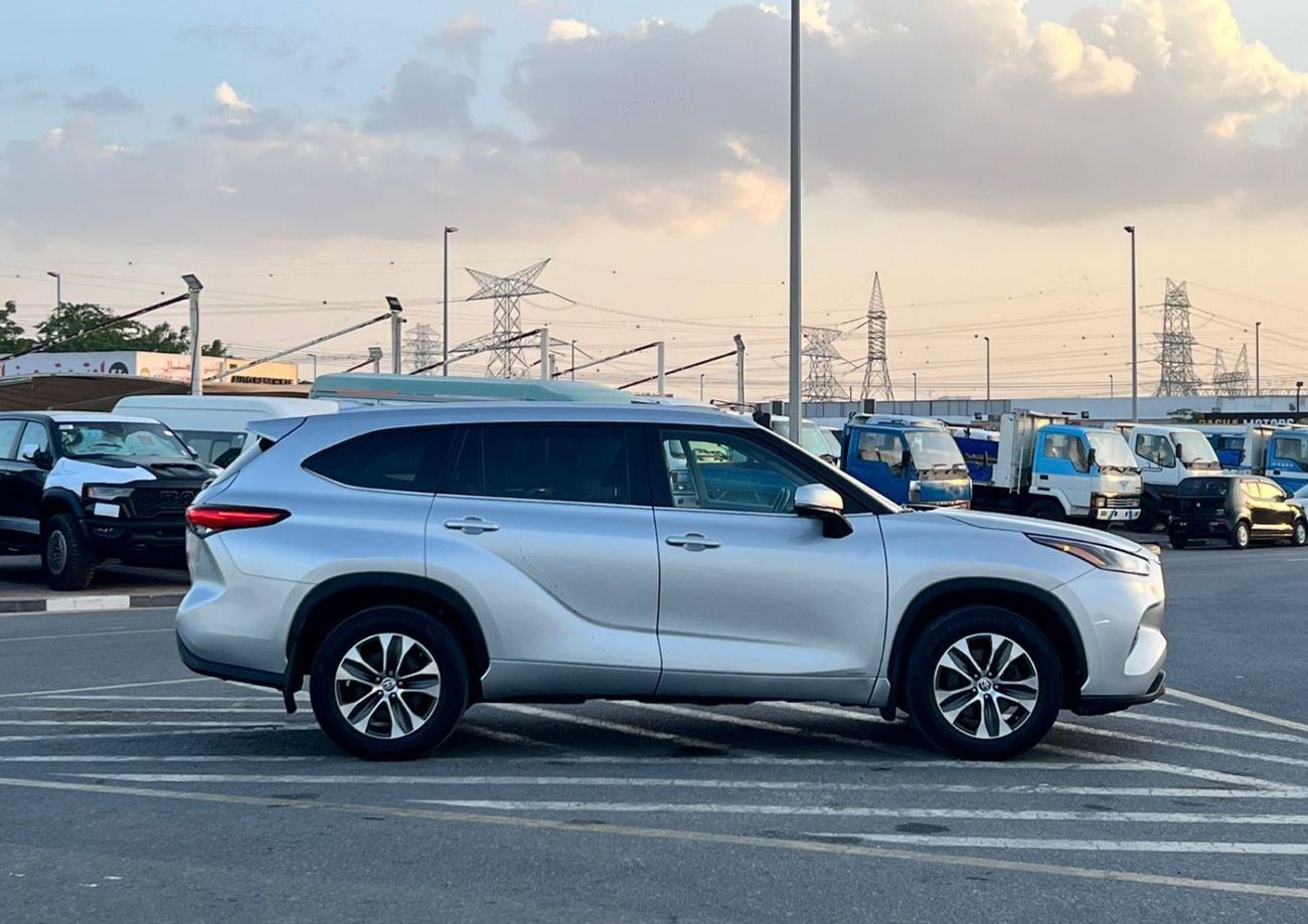 Toyota Highlander GLE HEV 2023 Toyota Highlander Hybrid Full Option - 2.5L V4 - AWD 4x4 - Rear Camera - Sunroof - Leather s