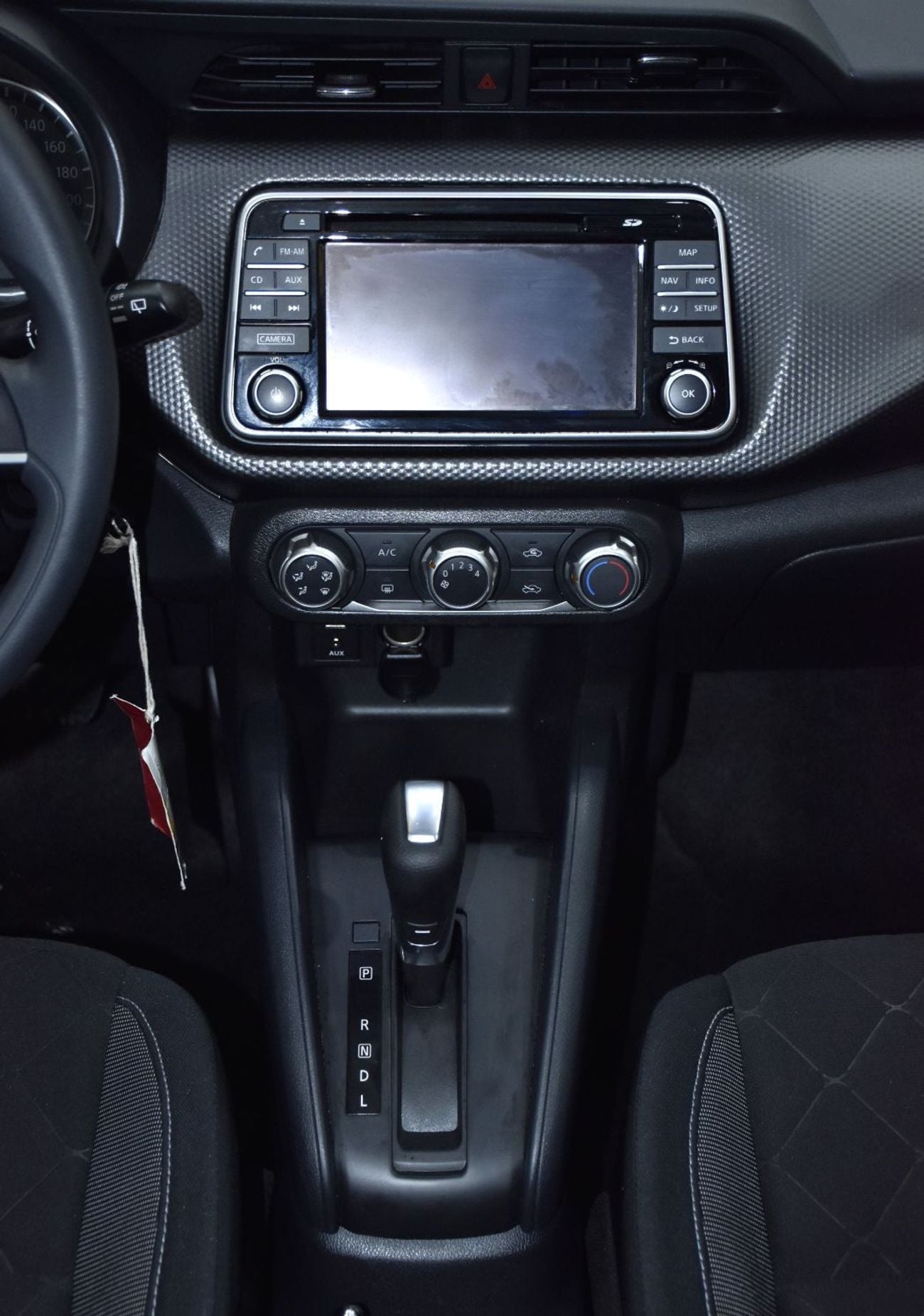 Nissan Kicks SV EXCELLENT DEAL for our Nissan Kicks ( 2017 Model ) in Silver Color GCC Specs