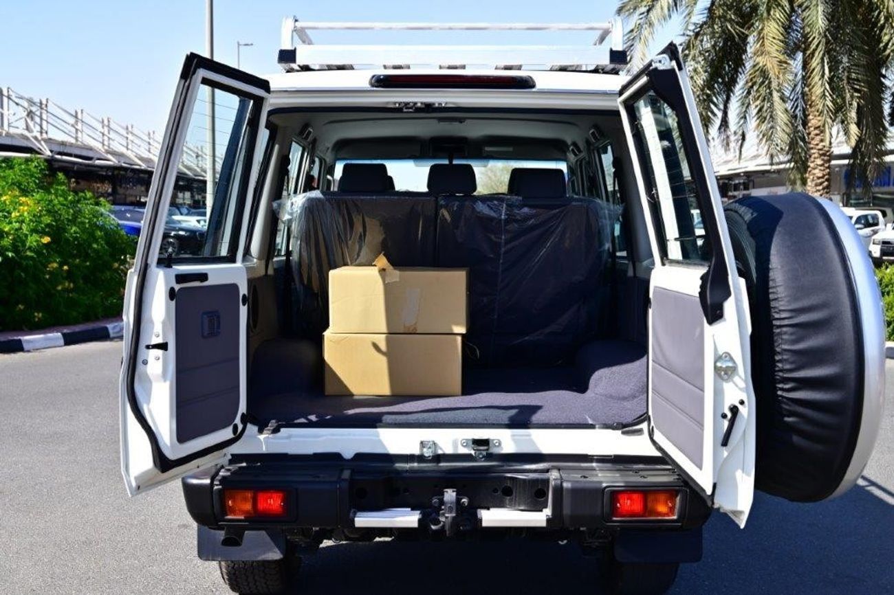 Toyota Land Cruiser 70 2025 MODEL TOYOTA LAND CRUISER 76 HARDTOP LX-G1 2.8L TURBO DIESEL 5 SEAT MANUAL TRANSMISSION